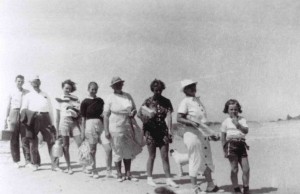 Outing to the beach on the other side of the peninsula with Ustick family.  Dorothy is 4th from the left.
